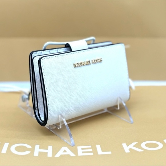 Michael Kors Medium Bifold Zip Chain Wallet Optic White - Picture 3 of 9